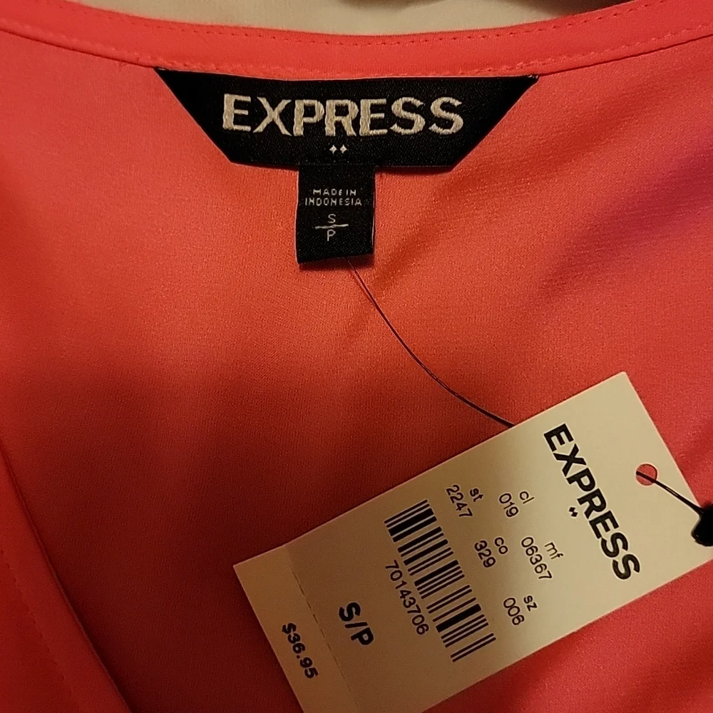 Express Tee - Picture 2 of 2